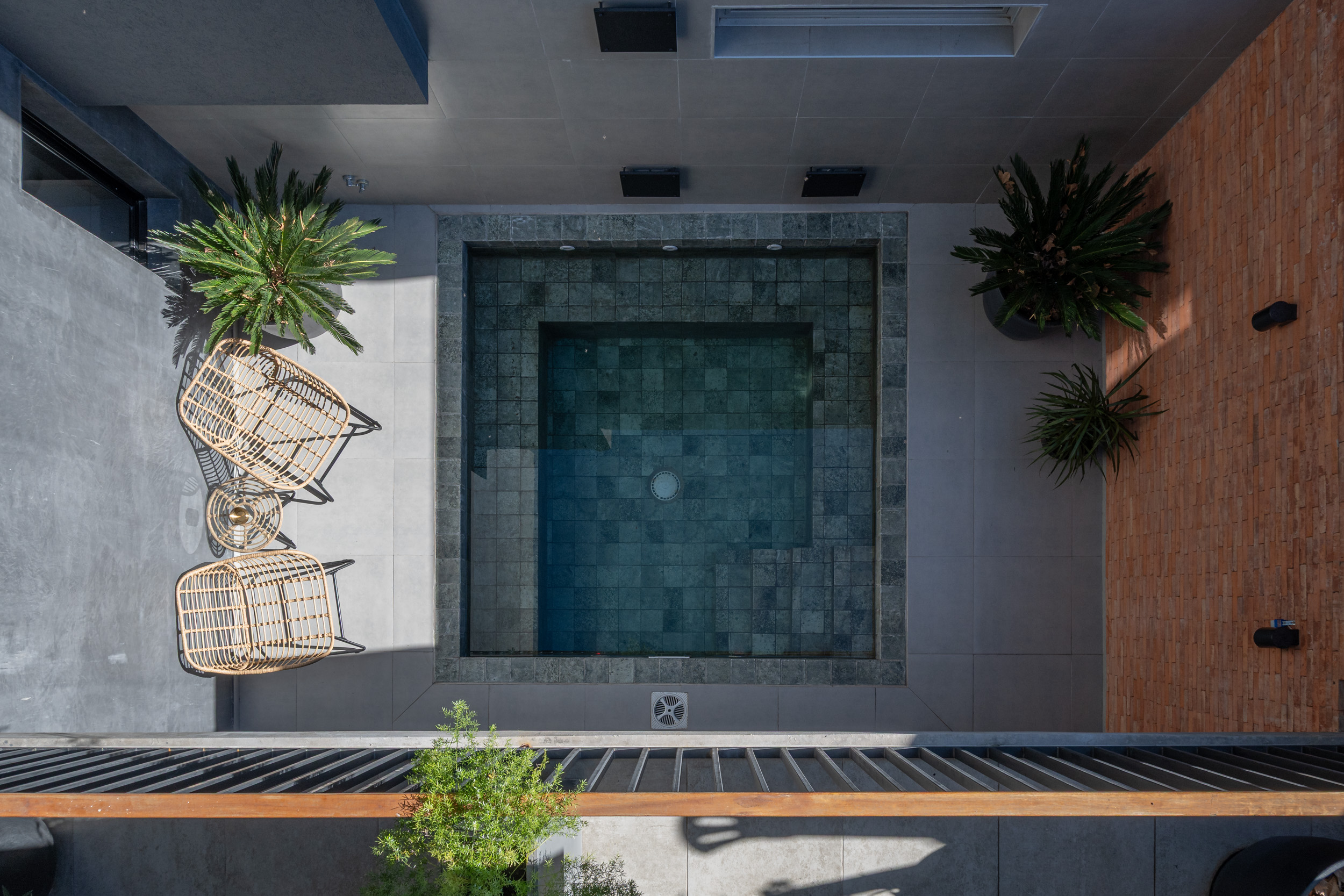 Patio con piscina de Bertolino Hotel